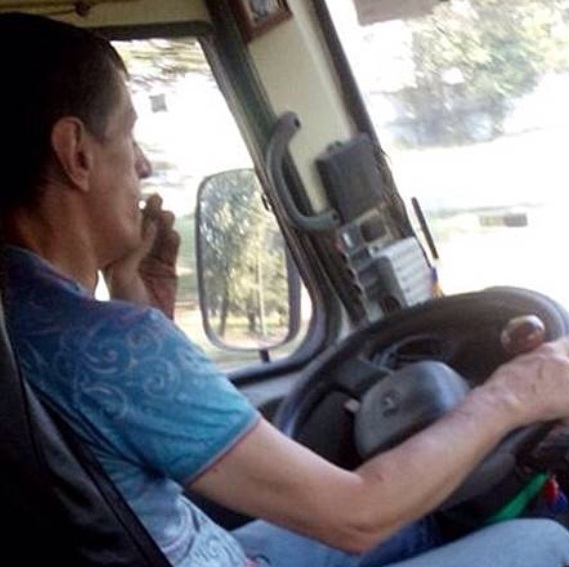 Водители общественного транспорта в Новочеркасске все успевают за рулем