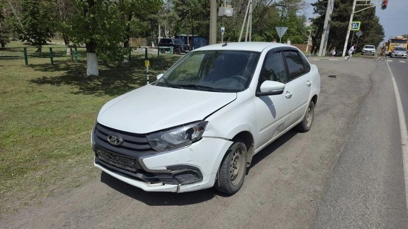В Персиановском мотоцикл столкнулся с Kia, мотоциклист госпитализирован