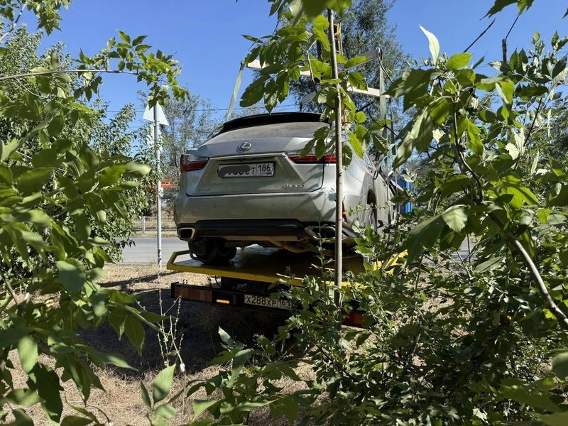На Трамвайной у дома №71 автобус и Lexus столкнулись, пострадали водитель и пассажиры
