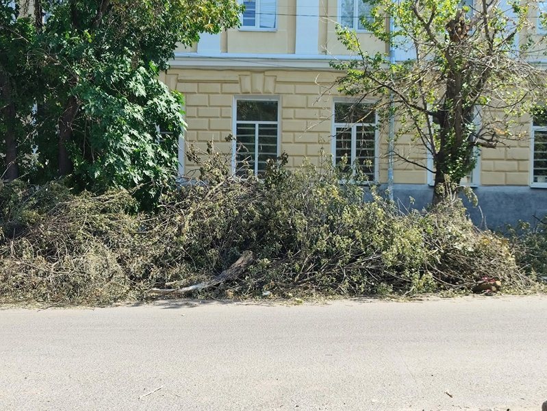 В Новочеркасске продолжают устранять последствия урагана