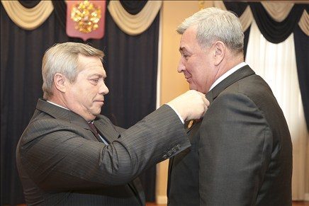 Новочеркасцы получили награды за заслуги перед регионом и страной