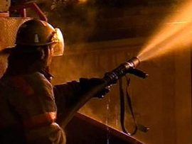 В новочеркасской многоэтажке во время пожара пострадал человек