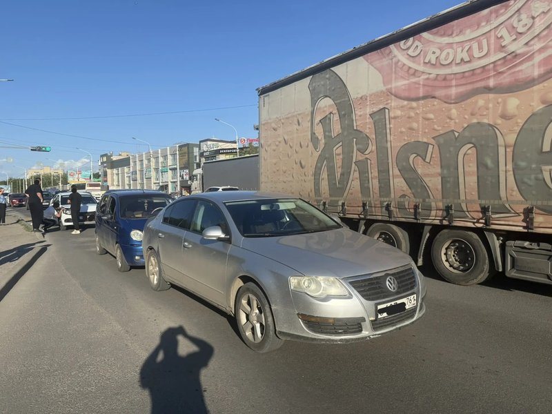 На Баклановском проспекте невнимательный водитель стал причиной ДТП с несколькими автомобилями