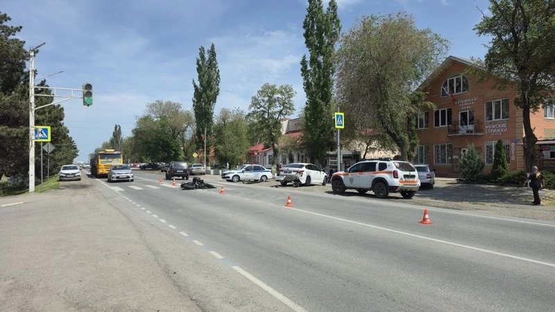 В Персиановском мотоцикл столкнулся с Kia, мотоциклист госпитализирован