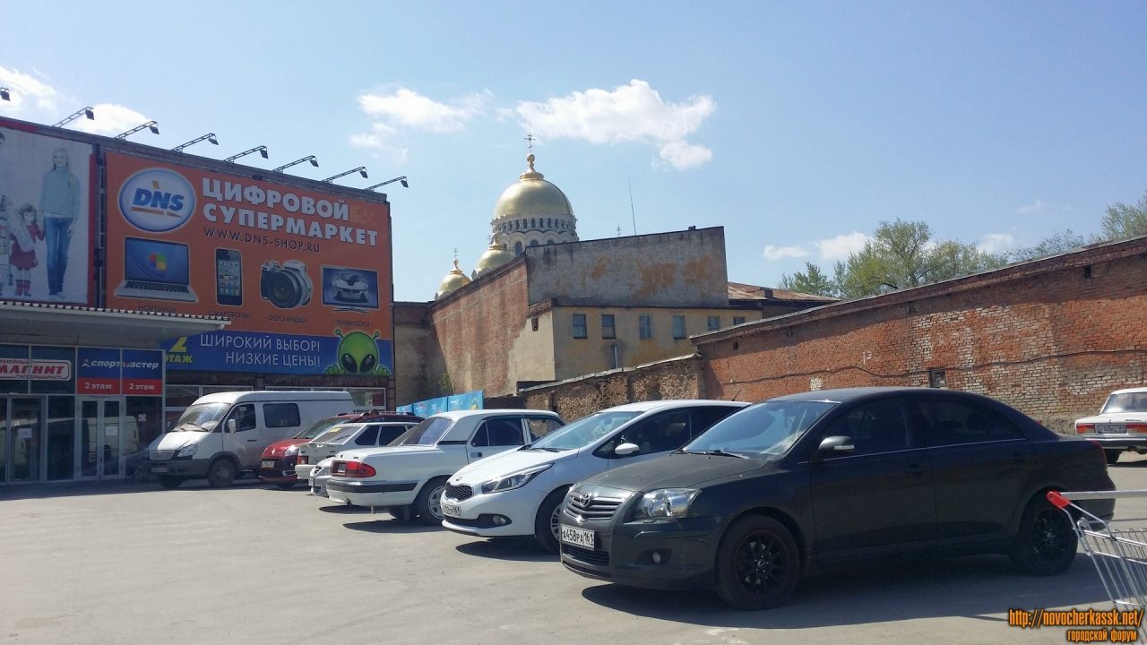 Возле гипермаркета «Магнит» в Новочеркасске обезвредили бесхозную сумку