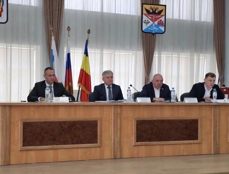 Депутаты оценили ход уборки, ремонта дорог и благоустройства в Новочеркасске