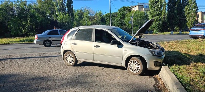 Столкновение на перекрёстке проспекта Баклановского и переулка Магнитного в Новочеркасске