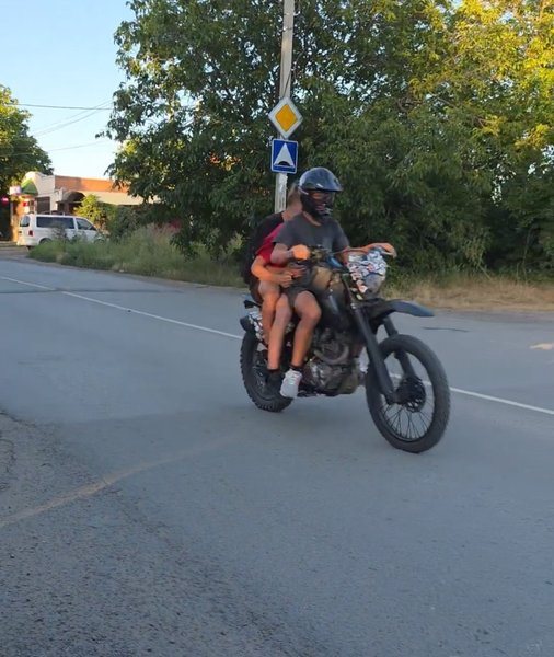 В Новочеркасске жители жалуются на гонки подростков на мототехнике в Ключевом