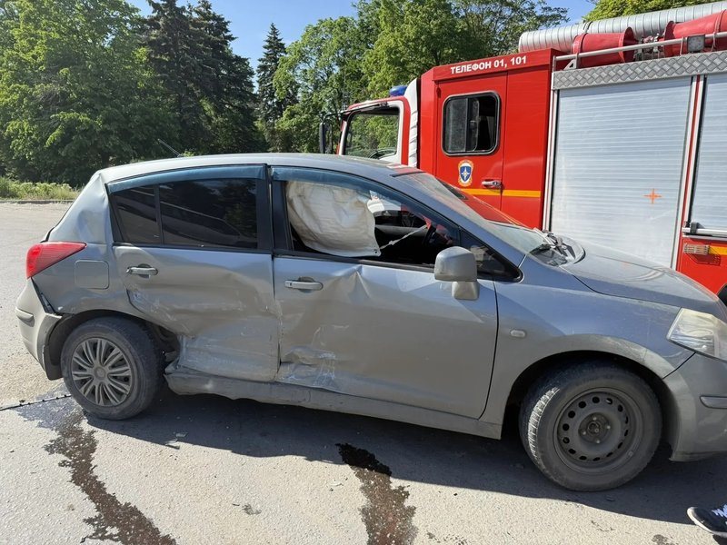 Столкновение на перекрёстке Будённовской: пострадали пассажирки двух автомобилей
