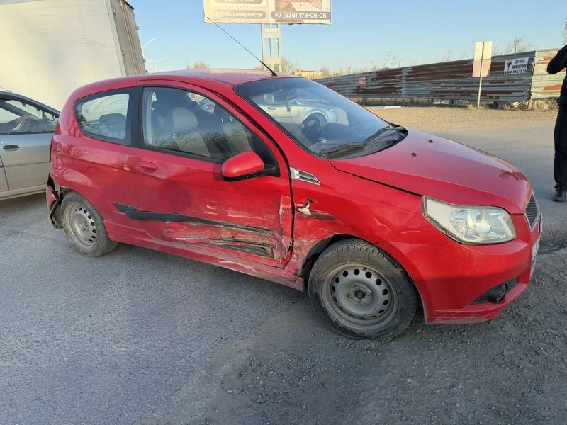 На въезде в Новочеркасск произошло ДТП с участием Шевроле и Мазды