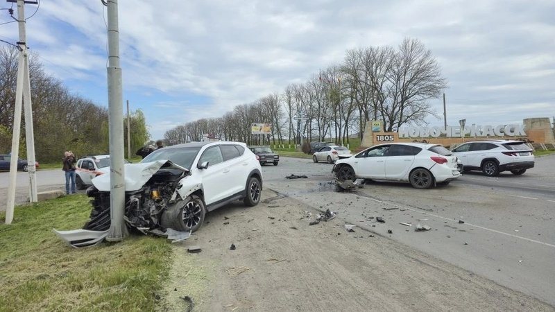 На въезде в Новочеркасск «Хендэ» врезался в «Опель», пропускавший встречный поток