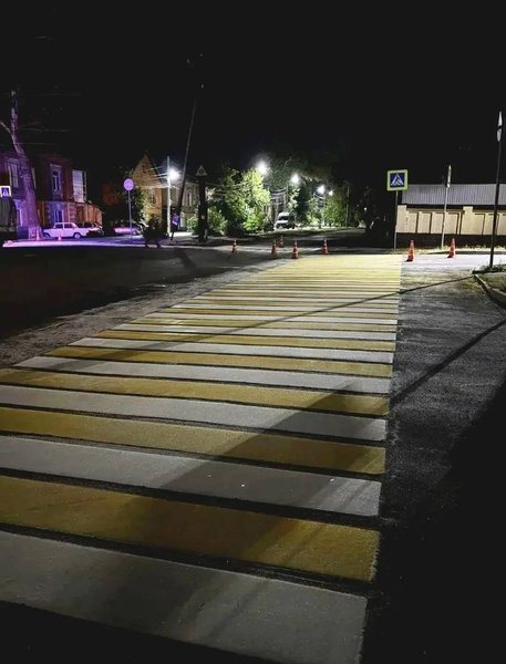 В Новочеркасске продолжается ремонт дорог и обновление разметки
