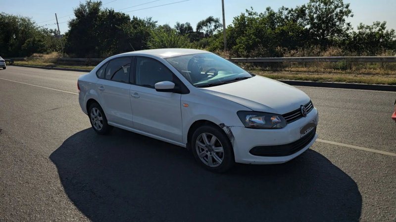 На спуске Герцена в сторону Хотунка произошло ДТП с участием Volkswagen и Dodge