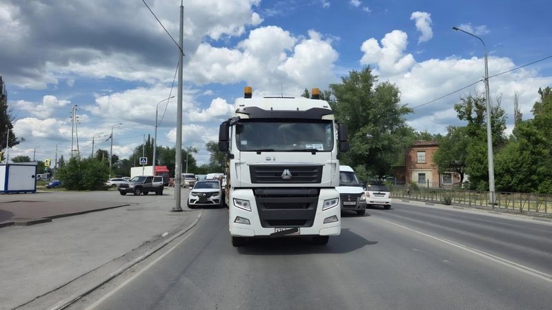 На Хотунке в районе Бума водитель Ситрака притёр Рено