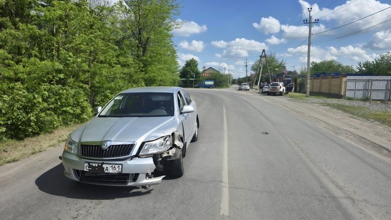 На Сарматской у «зигзага» столкнулись «Шкода» и «Газель»