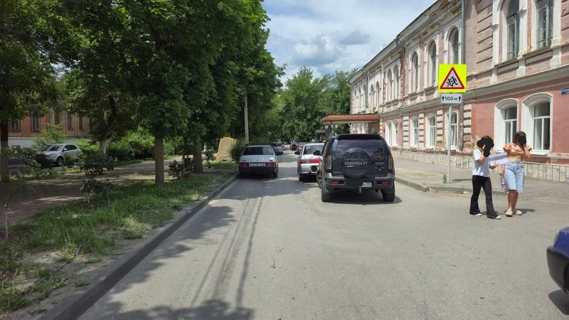 У дома №42 на улице Атаманской столкнулись ВАЗ-2110 и «Нива»