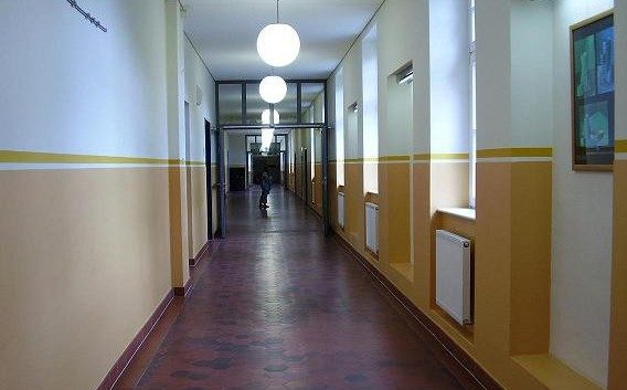 Семь городских школ закрыли на карантин