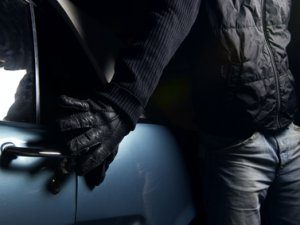 Новочеркасец ограбил авто ростовчанина