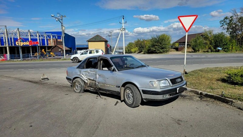 В Новочеркасске в ДТП с участием автомобиля Audi погиб 31-летний мотоциклист Yamaha