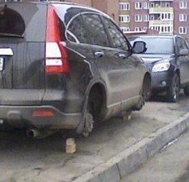 Новочеркасских автолюбителей атаковали автоворы