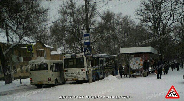 Снегопад в начале рабочей недели заставил новочеркасцев потолкаться в вечерних пробках
