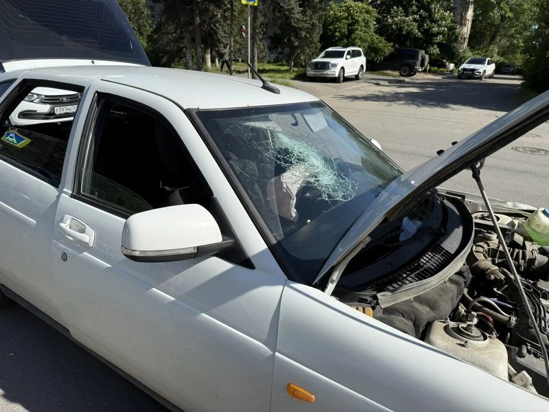Столкновение на перекрёстке Будённовской: пострадали пассажирки двух автомобилей