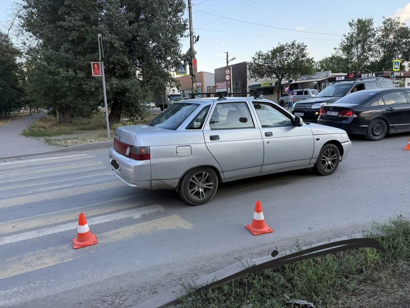 В Новочеркасске легковой автомобиль сбил 14-летнего школьника на улице Гагарина