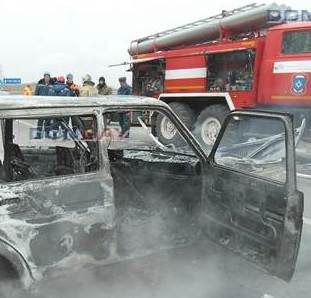 На въезде в Новочеркасск вспыхнул автомобиль