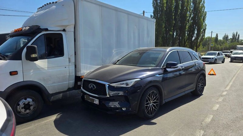 На Харьковском шоссе в Новочеркасске произошло ДТП с участием трёх автомобилей