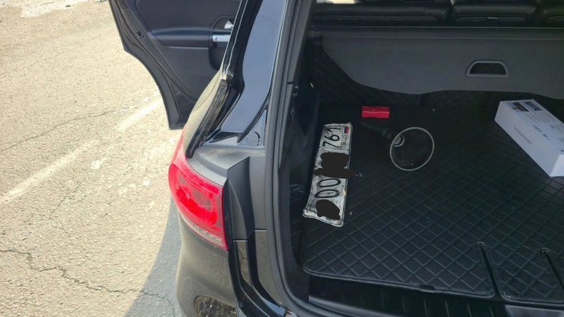В пригороде Новочеркасска на повороте к 150-й дивизии столкнулись Mercedes и Ford