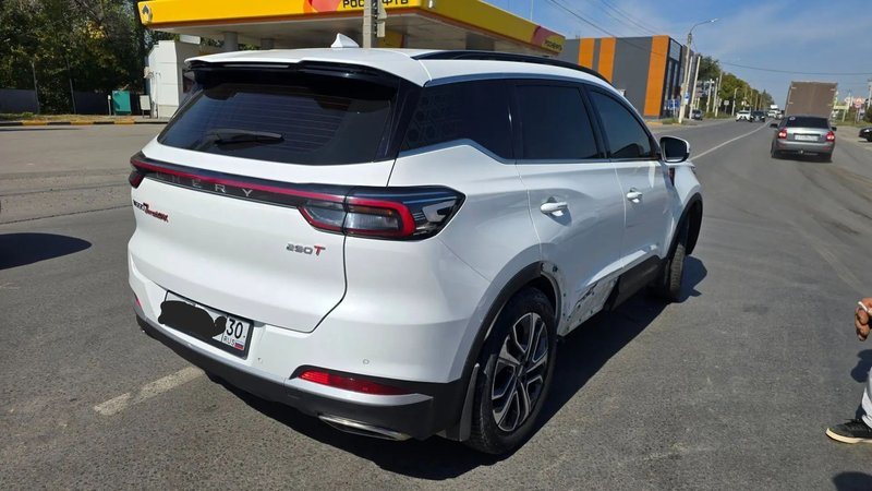 На Харьковском шоссе в Новочеркасске произошло ДТП с участием трёх автомобилей