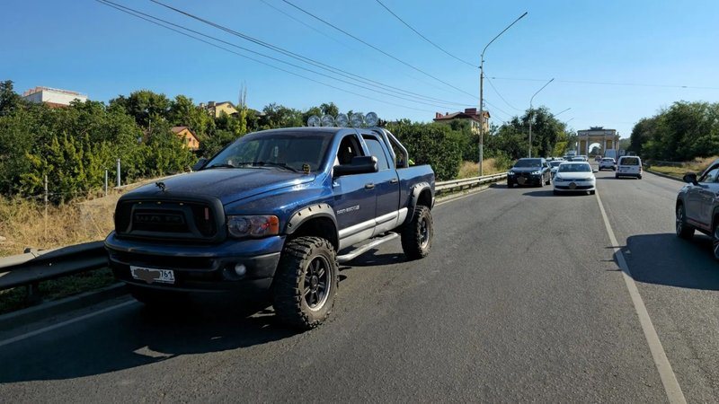 На спуске Герцена в сторону Хотунка произошло ДТП с участием Volkswagen и Dodge