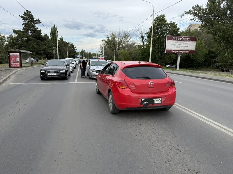 В Новочеркасске водительница Opel сбила двух женщин на пешеходном переходе