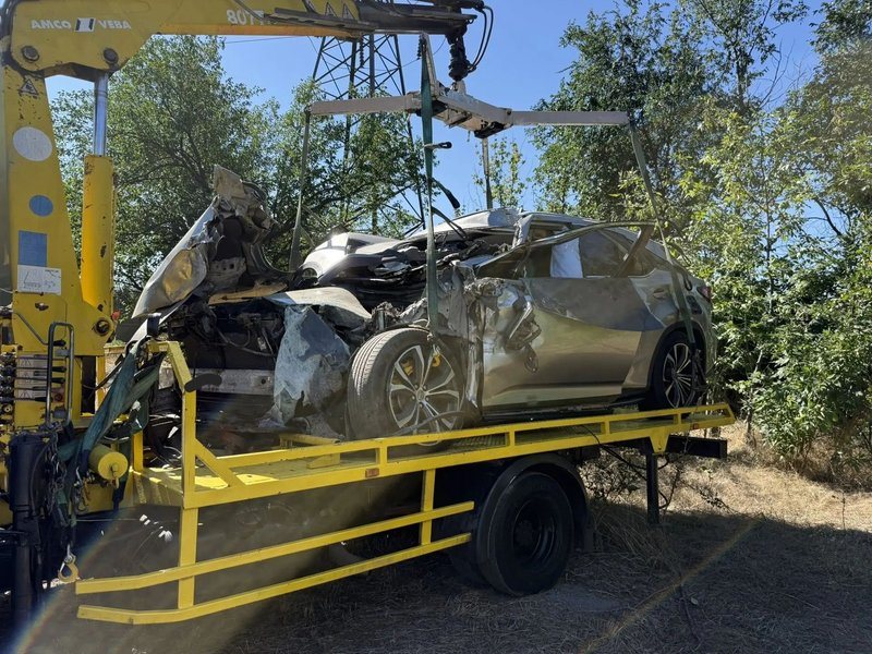 На Трамвайной у дома №71 автобус и Lexus столкнулись, пострадали водитель и пассажиры