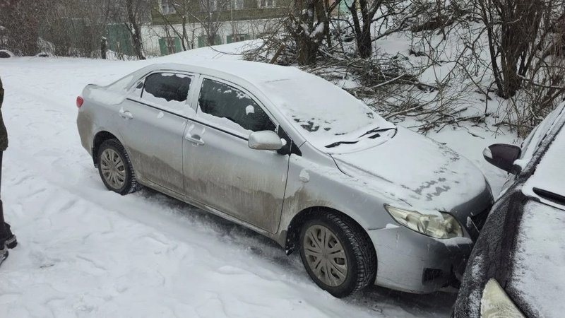 На подъёме у дома 119 по Красноармейской Toyota докатилась до застрявшего Hyundai