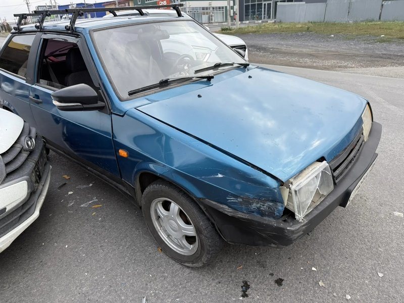 На Харьковском шоссе в Новочеркасске столкнулись LADA Granta и ВАЗ-2108