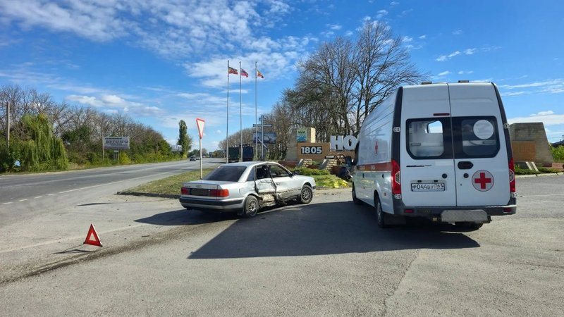 В Новочеркасске в ДТП с участием автомобиля Audi погиб 31-летний мотоциклист Yamaha