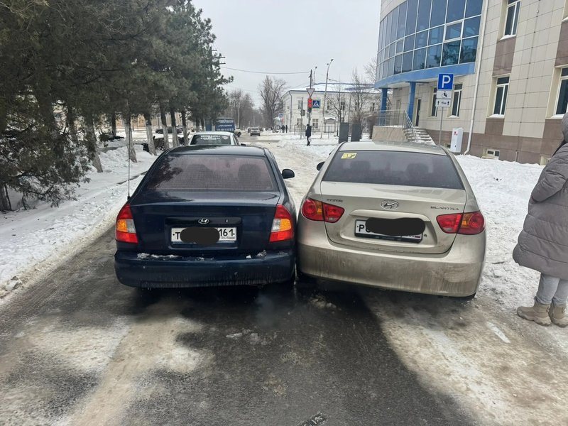 В Новочеркасске в течение дня продолжаются ДТП с участием автомобилей