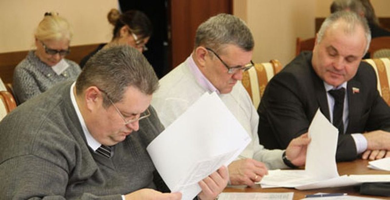 В новочеркасской ГорДуме обсудили вопросы полномочий помощников депутатов