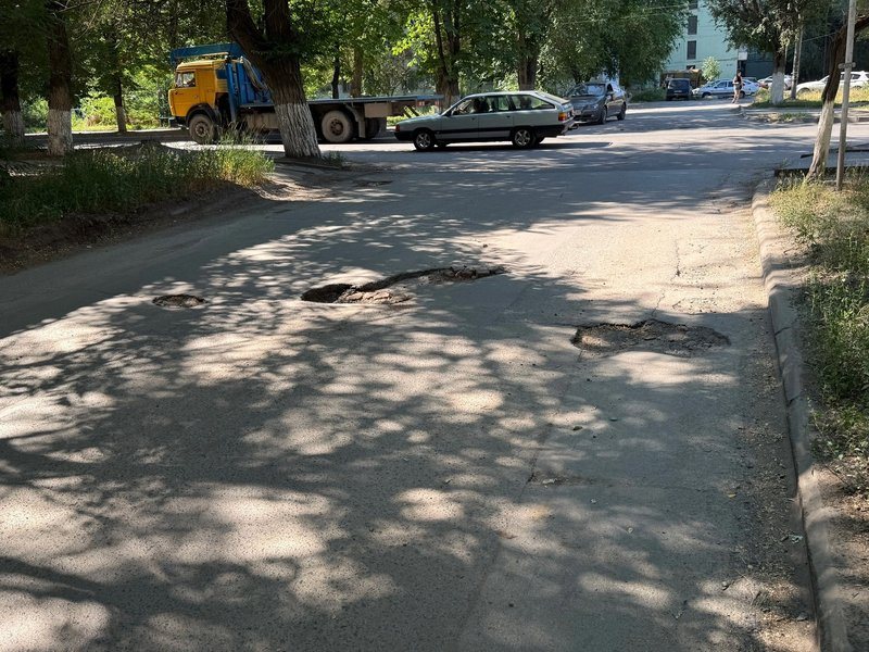 Жители улицы Мичурина просят администрацию и депутата обратить внимание на состояние дороги