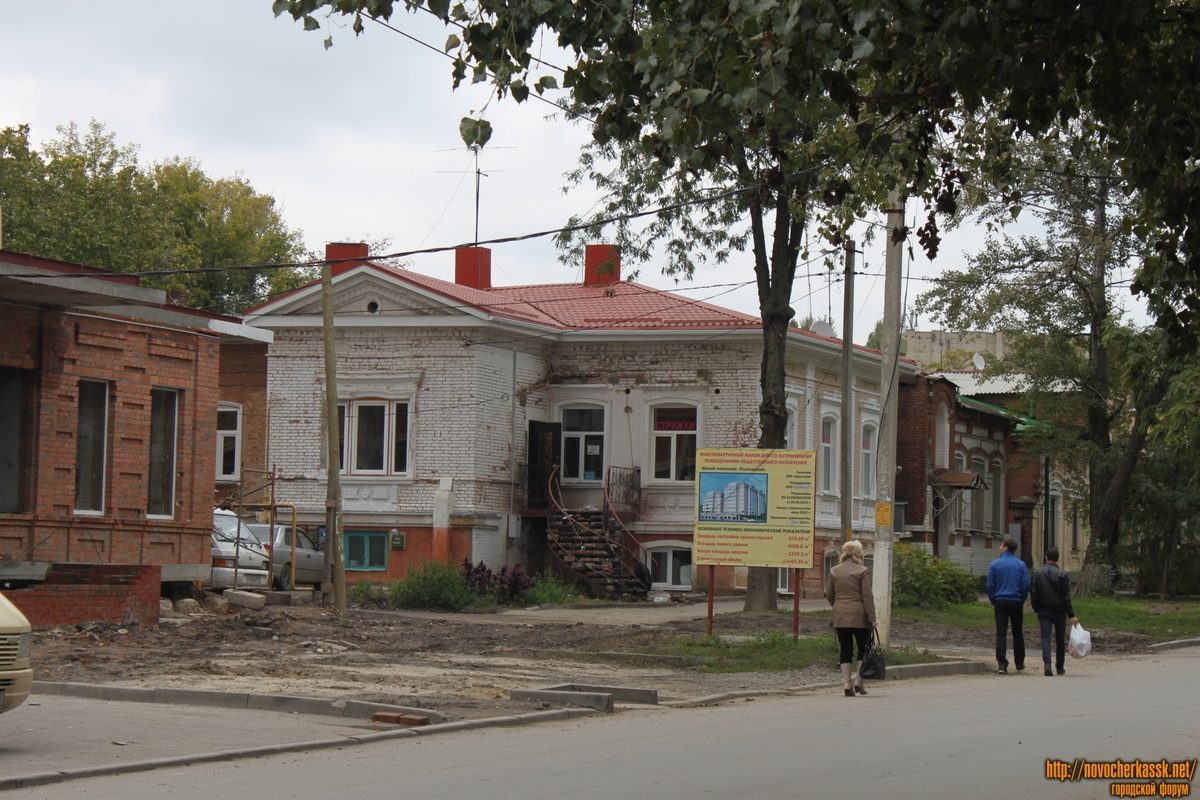 В Новочеркасске ночной пожар повредил теплотрассу
