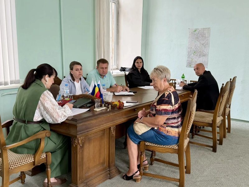 Госжилинспекция провела прием граждан в Новочеркасске: вопросы ЖКХ и смены управляющих компаний
