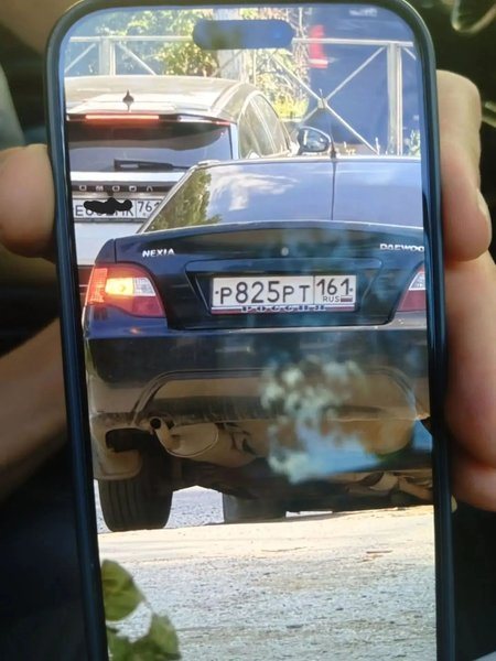 В Новочеркасске водитель Daewoo Nexia скрылся с места ДТП на парковке на проспекте Баклановском