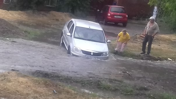 Непогода в Новочеркасске меняет рельеф улиц