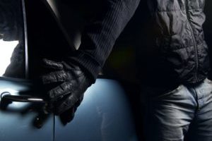 Новочеркасец ограбил авто ростовчанина