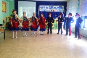 В Новочеркасске инсценируют казачьи песни