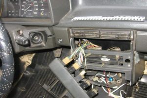 Новочеркасские полицейские нашли украденную автомагнитолу