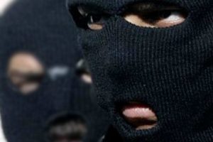 В Новочеркасске двое молодых людей ограбили товарища