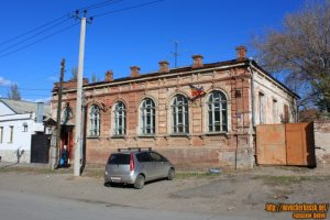 В Новочеркасске разгорается спор вокруг помещения казачьей станицы «Средняя».