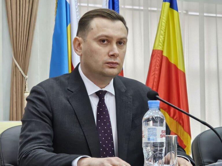 Павел Исаков